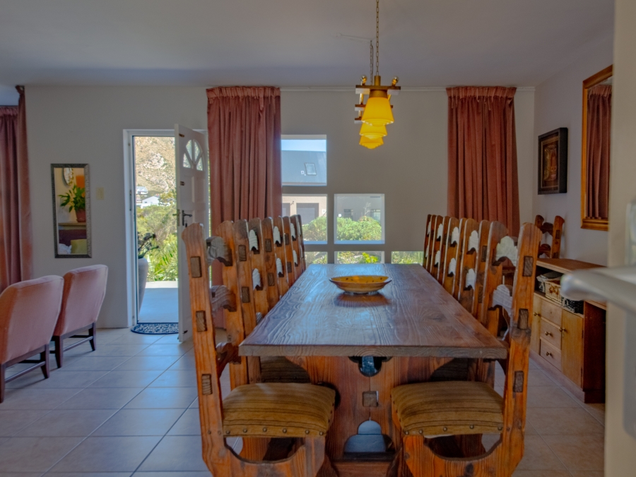 4 Bedroom Property for Sale in Pringle Bay Western Cape